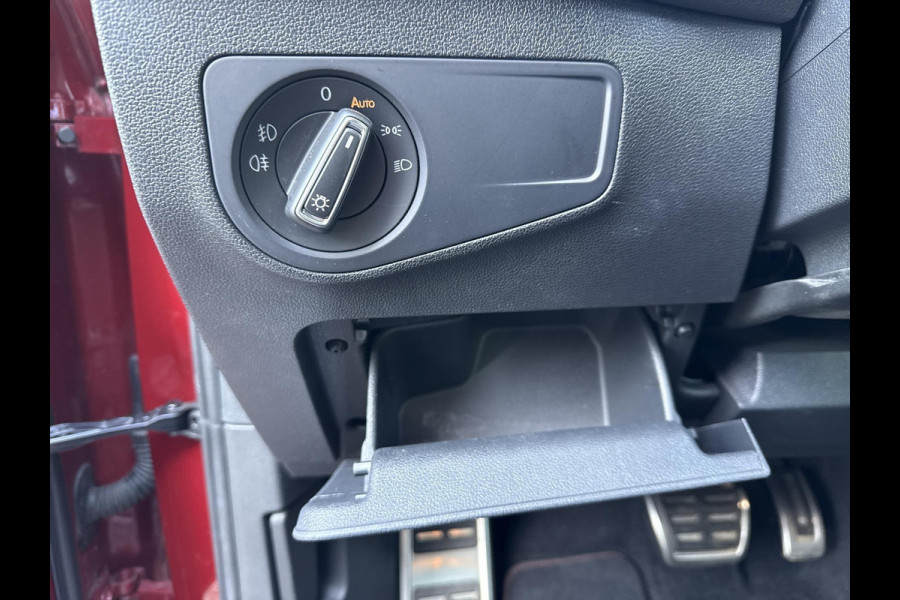 Volkswagen Tiguan 1.4 TSI ACT Highline Business R | automaat | trekhaak | nieuwe allseason banden