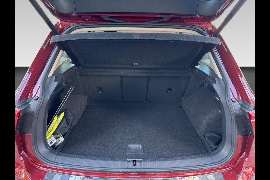 Volkswagen Tiguan 1.4 TSI ACT Highline Business R | automaat | trekhaak | nieuwe allseason banden