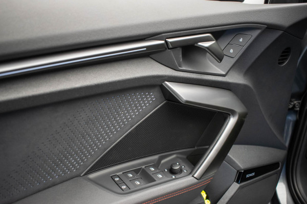 Audi RS3 Sportback 2.5 TFSI quattro |Pano|Kuipstoel|Sonos|HUD|