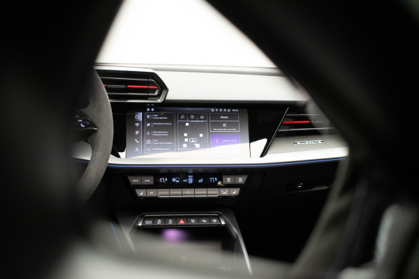 Audi RS3 Sportback 2.5 TFSI quattro |Pano|Kuipstoel|Sonos|HUD|