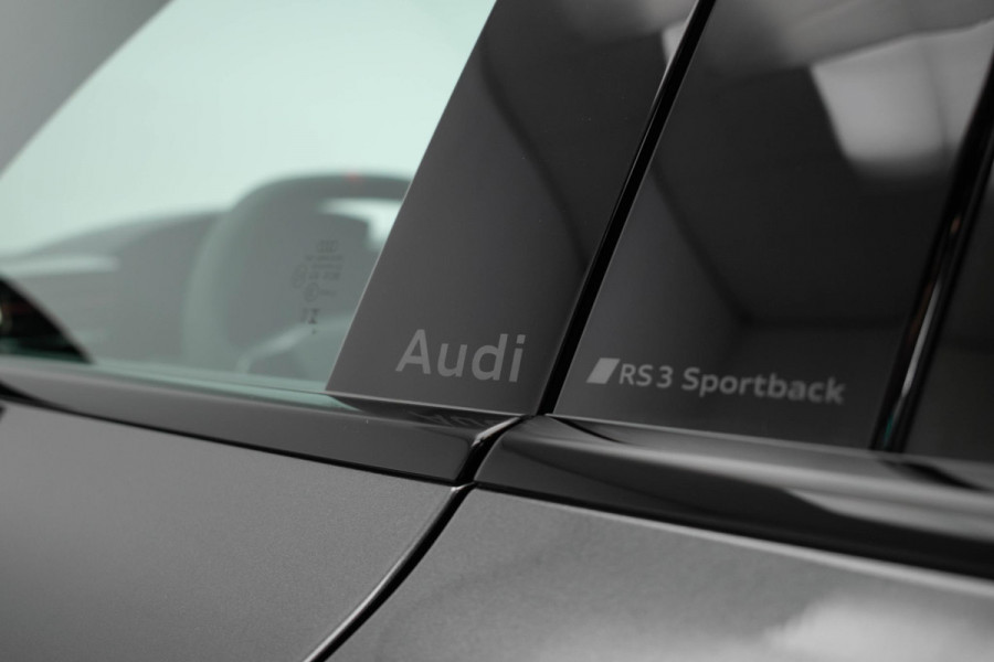 Audi RS3 Sportback 2.5 TFSI quattro |Pano|Kuipstoel|Sonos|HUD|