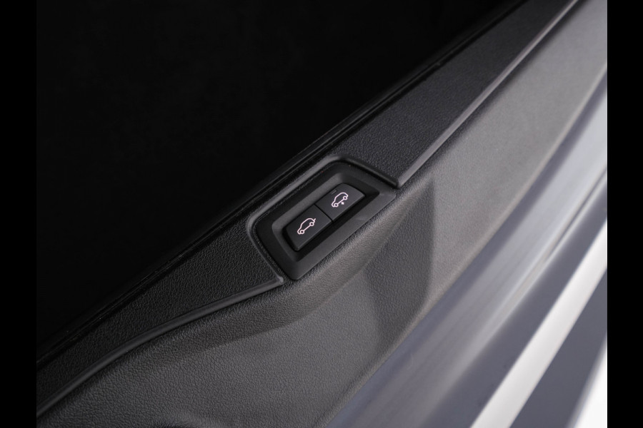 BMW X5 xDrive45e High Executive M-Sport-Pack (INCL-BTW) *NAPPA-FULL-LEATHER | ADAPT.CRUISE | FULL-LED | MEMORY-PACK | DIGI-COCKPIT | HARMAN/KARDON | COMFORT-SEATS | NAVI-FULLMAP | CAMERA | AMBIENT-LIGHT | DAB+ | SHIFT-PADDLES | TOWBAR |