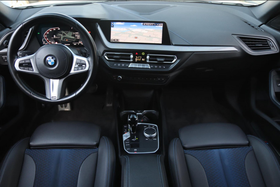 BMW 2 Serie Gran Coupé 218i M Sport / LIVE COCKPIT / HUD / CARPLAY / TREKHAAK / SFEERVERLICHTING