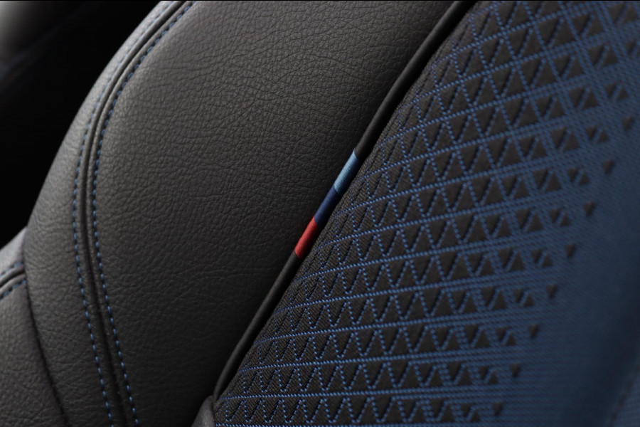 BMW 2 Serie Gran Coupé 218i M Sport / LIVE COCKPIT / HUD / CARPLAY / TREKHAAK / SFEERVERLICHTING