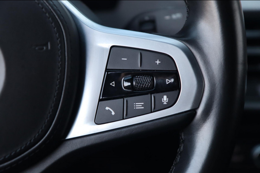 BMW 2 Serie Gran Coupé 218i M Sport / LIVE COCKPIT / HUD / CARPLAY / TREKHAAK / SFEERVERLICHTING