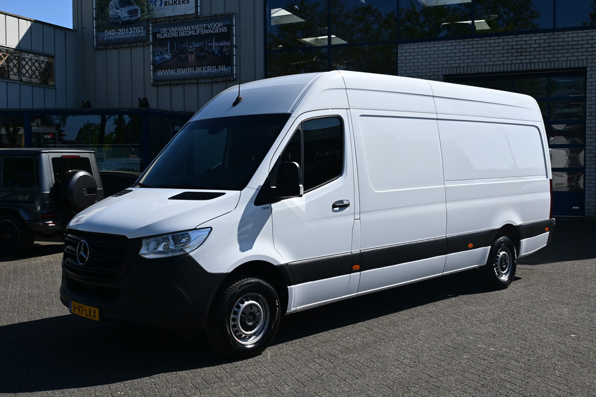 Mercedes-Benz Sprinter 317 CDI L3H2 MBUX navigatie met camera en parkeersensoren, Stoelverwarming, Brake assyst Mercedes-Benz Sprinter 317 CDI L3H2 MBUX navigatie met camera en parkeersensoren, Stoelverwarming, Brake assyst