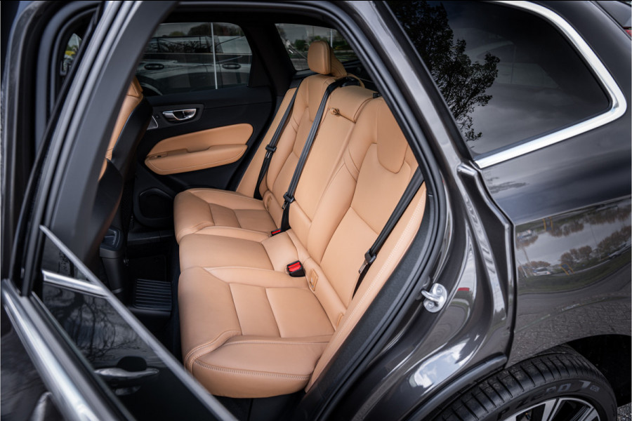 Volvo XC60 2.0 T6 Plug-in hybrid AWD Ultra Bright - Massage - B&W - HUD NP 85K