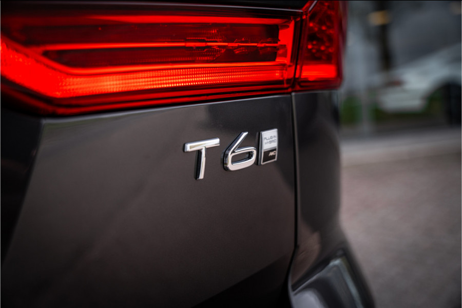Volvo XC60 2.0 T6 Plug-in hybrid AWD Ultra Bright - Massage - B&W - HUD NP 85K