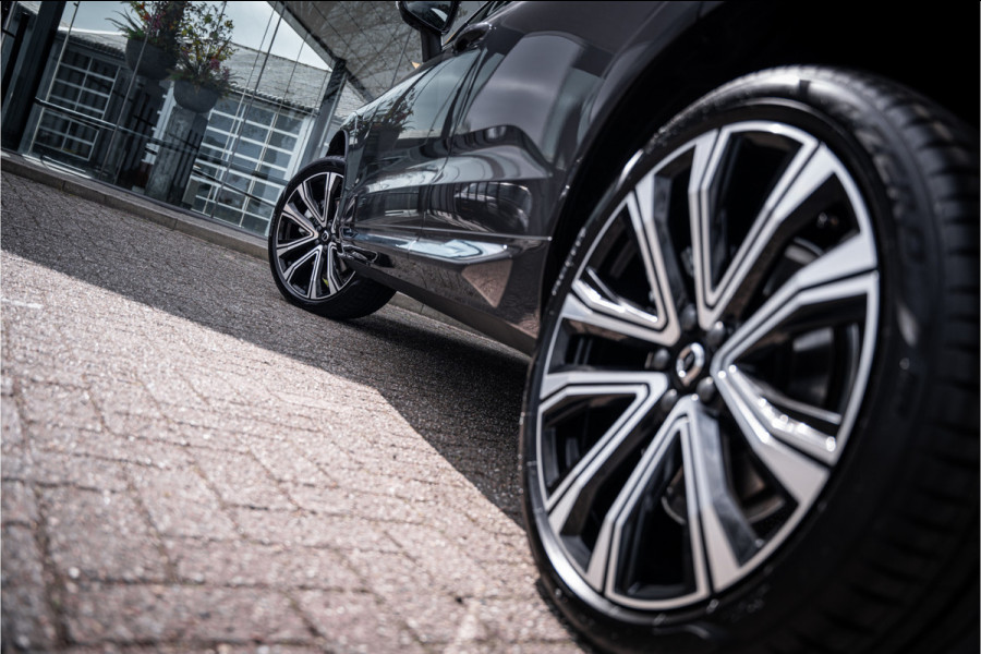 Volvo XC60 2.0 T6 Plug-in hybrid AWD Ultra Bright - Massage - B&W - HUD NP 85K