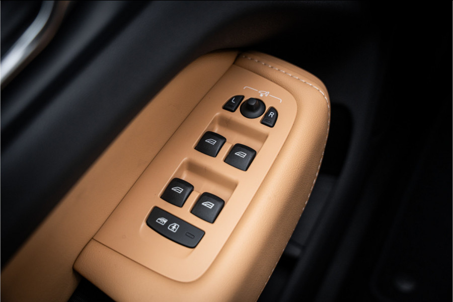Volvo XC60 2.0 T6 Plug-in hybrid AWD Ultra Bright - Massage - B&W - HUD NP 85K