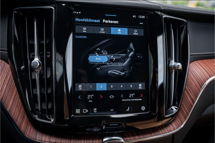 Volvo XC60 2.0 T6 Plug-in hybrid AWD Ultra Bright - Massage - B&W - HUD NP 85K
