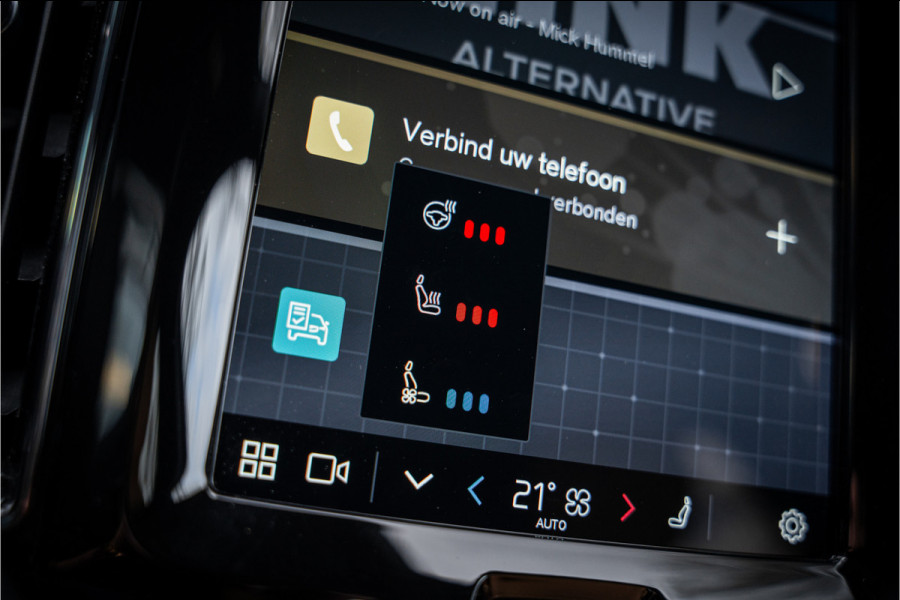 Volvo XC60 2.0 T6 Plug-in hybrid AWD Ultra Bright - Massage - B&W - HUD NP 85K