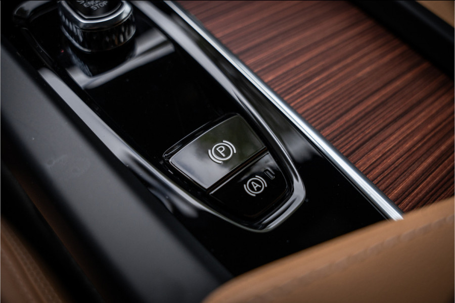 Volvo XC60 2.0 T6 Plug-in hybrid AWD Ultra Bright - Massage - B&W - HUD NP 85K