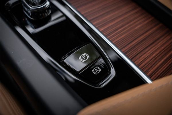 Volvo XC60 2.0 T6 Plug-in hybrid AWD Ultra Bright - Massage - B&W - HUD NP 85K