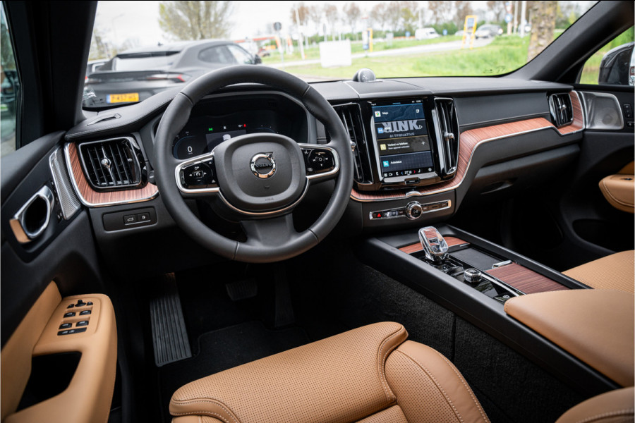 Volvo XC60 2.0 T6 Plug-in hybrid AWD Ultra Bright - Massage - B&W - HUD NP 85K