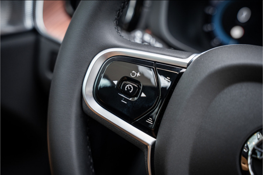 Volvo XC60 2.0 T6 Plug-in hybrid AWD Ultra Bright - Massage - B&W - HUD NP 85K