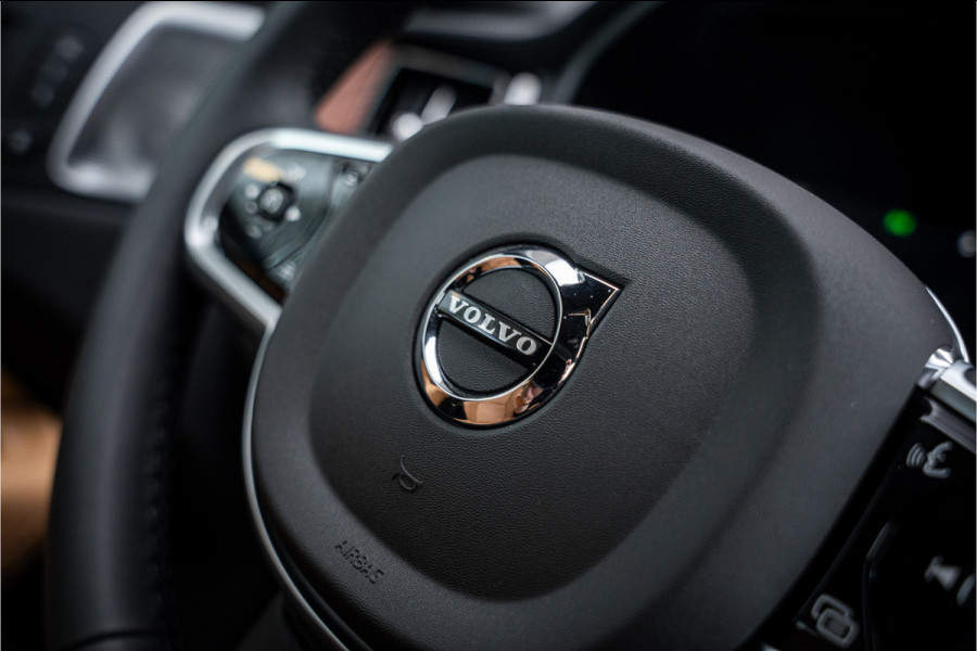 Volvo XC60 2.0 T6 Plug-in hybrid AWD Ultra Bright - Massage - B&W - HUD NP 85K