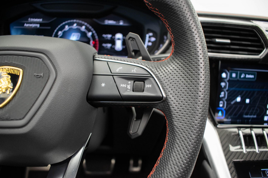 Lamborghini Urus 4.0 V8 |Carbon|Pano|ADAS|Massage|HUD|B&O Advanced|