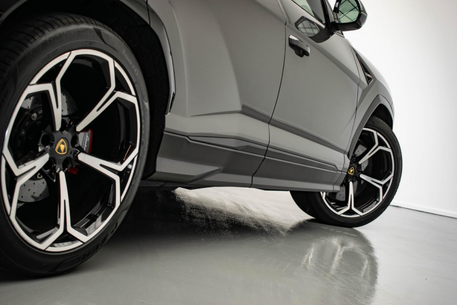 Lamborghini Urus 4.0 V8 |Carbon|Pano|ADAS|Massage|HUD|B&O Advanced|