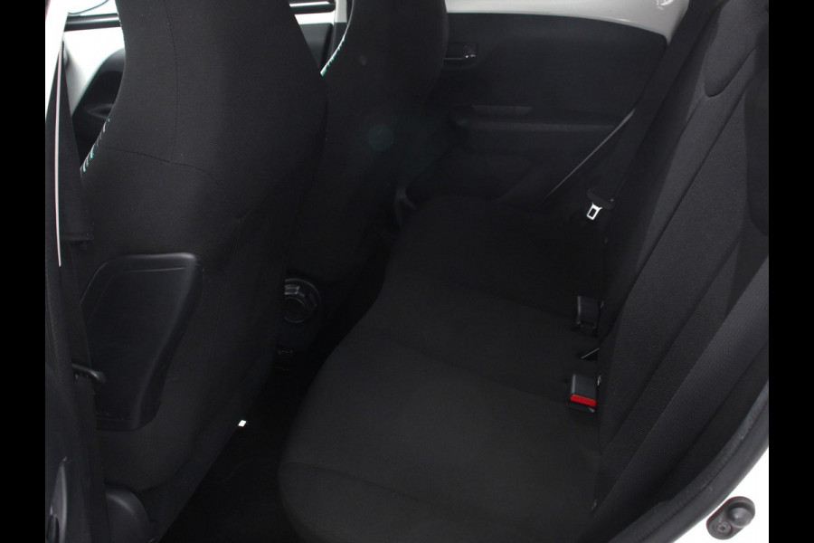Citroën C1 1.0 e-VTi Shine Airco Achteruitrij Camera Bluetooth Radio Lichtmetalen velgen