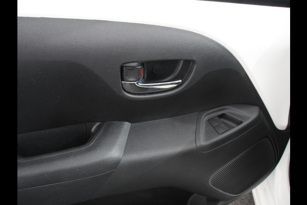 Citroën C1 1.0 e-VTi Shine Airco Achteruitrij Camera Bluetooth Radio Lichtmetalen velgen