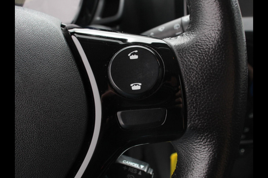 Citroën C1 1.0 e-VTi Shine Airco Achteruitrij Camera Bluetooth Radio Lichtmetalen velgen
