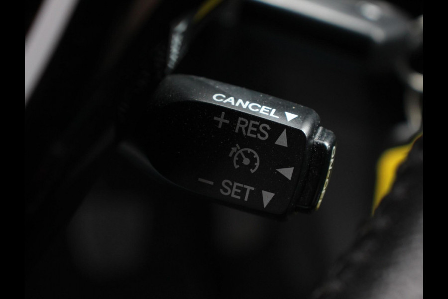 Citroën C1 1.0 e-VTi Shine Airco Achteruitrij Camera Bluetooth Radio Lichtmetalen velgen
