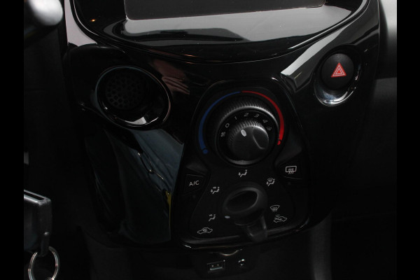 Citroën C1 1.0 e-VTi Shine Airco Achteruitrij Camera Bluetooth Radio Lichtmetalen velgen