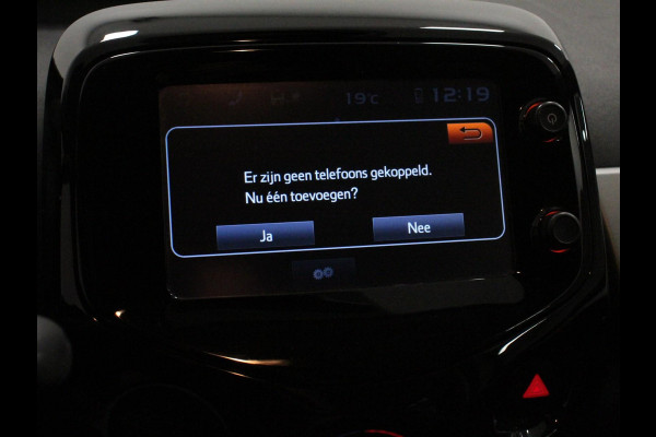 Citroën C1 1.0 e-VTi Shine Airco Achteruitrij Camera Bluetooth Radio Lichtmetalen velgen
