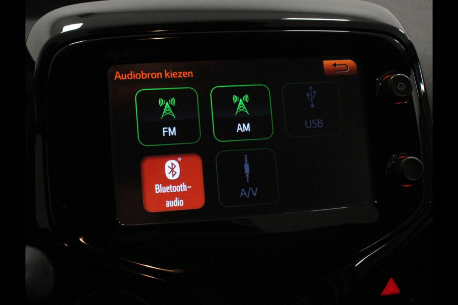 Citroën C1 1.0 e-VTi Shine Airco Achteruitrij Camera Bluetooth Radio Lichtmetalen velgen