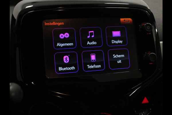 Citroën C1 1.0 e-VTi Shine Airco Achteruitrij Camera Bluetooth Radio Lichtmetalen velgen
