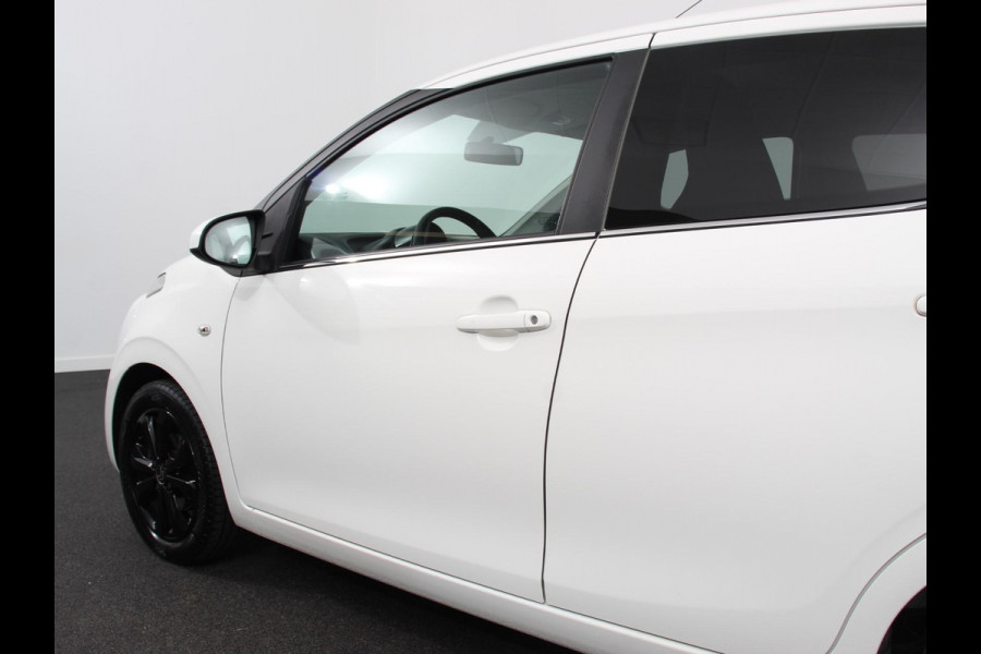 Citroën C1 1.0 e-VTi Shine Airco Achteruitrij Camera Bluetooth Radio Lichtmetalen velgen