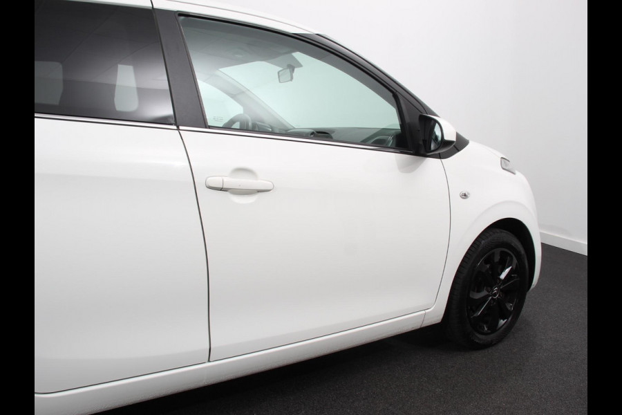 Citroën C1 1.0 e-VTi Shine Airco Achteruitrij Camera Bluetooth Radio Lichtmetalen velgen
