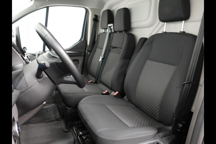 Ford Transit Custom 300 2.0 TDCI 130pk L2H1 Trend Automaat Airco Navigatie Cruisecontrol Camera Parkeersensoren Trekhaak Betimmering