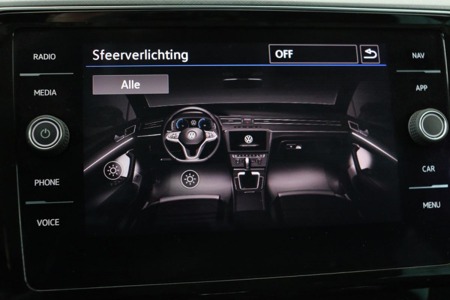 Volkswagen Passat 1.4 TSI PHEV GTE | Head-Up | Stoelverwarming | Camera | Adaptive cruise | Massage | Side Assist | Carplay | Matrix LED | Achterbankverwarming | Navigatie