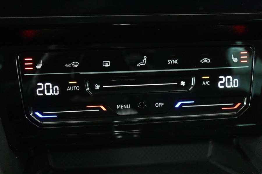 Volkswagen Passat 1.4 TSI PHEV GTE | Head-Up | Stoelverwarming | Camera | Adaptive cruise | Massage | Side Assist | Carplay | Matrix LED | Achterbankverwarming | Navigatie