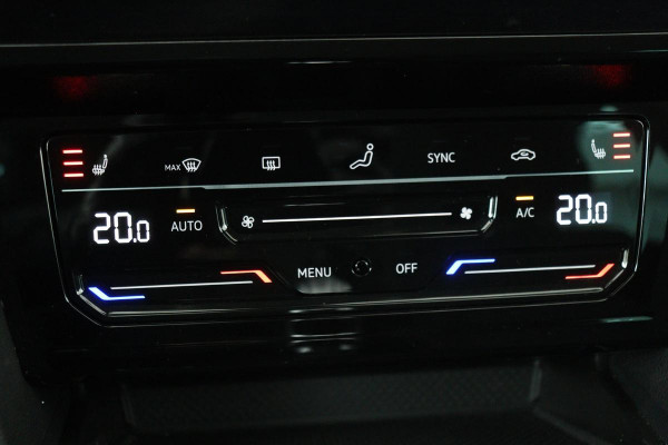 Volkswagen Passat 1.4 TSI PHEV GTE | Head-Up | Stoelverwarming | Camera | Adaptive cruise | Massage | Side Assist | Carplay | Matrix LED | Achterbankverwarming | Navigatie