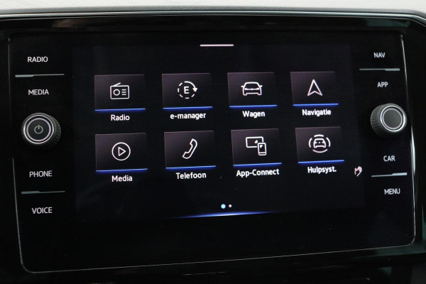 Volkswagen Passat 1.4 TSI PHEV GTE | Head-Up | Stoelverwarming | Camera | Adaptive cruise | Massage | Side Assist | Carplay | Matrix LED | Achterbankverwarming | Navigatie