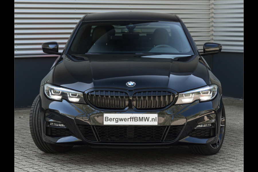 BMW 3-serie 330e M-Sport - Harman Kardon - Camera - Driving Assistant - 19 inch