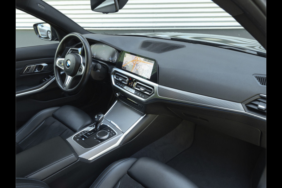 BMW 3-serie 330e M-Sport - Harman Kardon - Camera - Driving Assistant - 19 inch