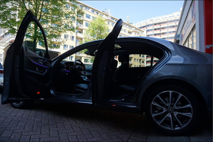 Mercedes-Benz E-Klasse 350 Premium Plus Exclusive Night | Sfeerverlichting | 360 | Stoelen met MEMORY/ VERWAMING/ KOELING | Geperforeerd leer | Panoramadak