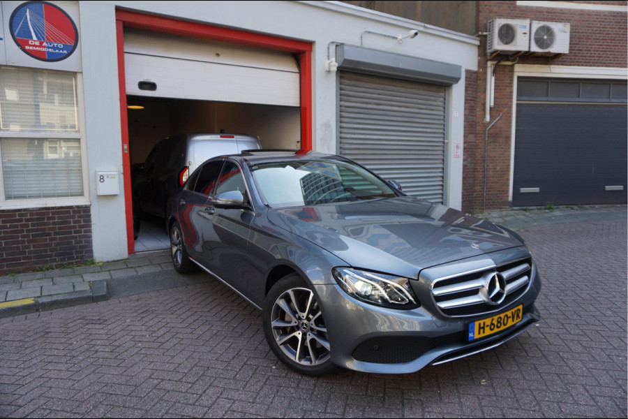 Mercedes-Benz E-Klasse 350 Premium Plus Exclusive Night | Sfeerverlichting | 360 | Stoelen met MEMORY/ VERWAMING/ KOELING | Geperforeerd leer | Panoramadak