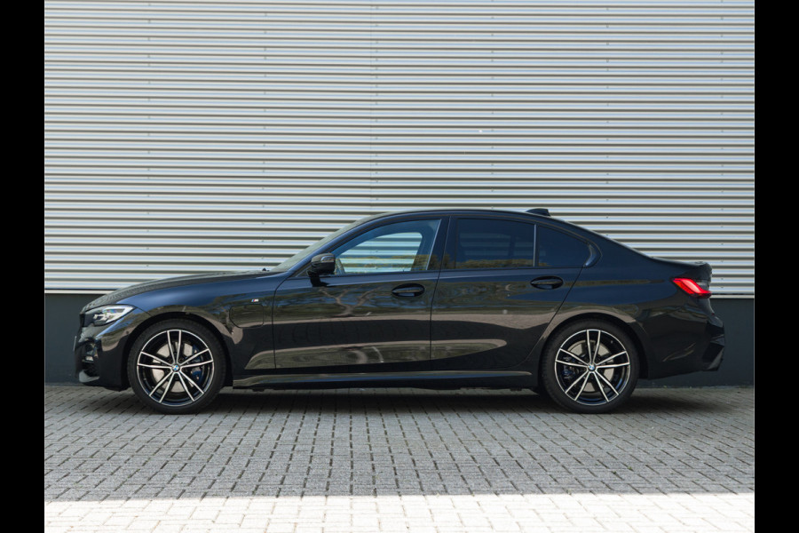 BMW 3-serie 330e M-Sport - Harman Kardon - Camera - Driving Assistant - 19 inch