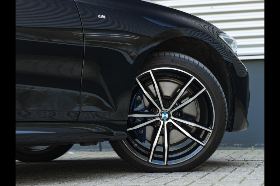 BMW 3-serie 330e M-Sport - Harman Kardon - Camera - Driving Assistant - 19 inch