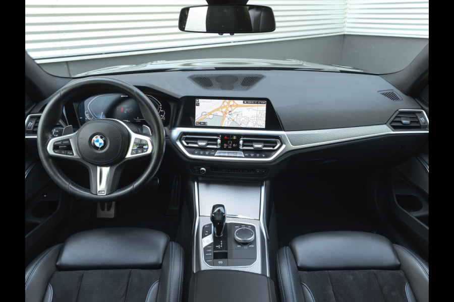 BMW 3-serie 330e M-Sport - Harman Kardon - Camera - Driving Assistant - 19 inch