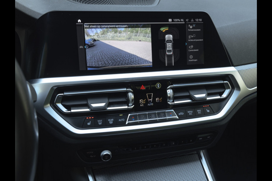 BMW 3-serie 330e M-Sport - Harman Kardon - Camera - Driving Assistant - 19 inch