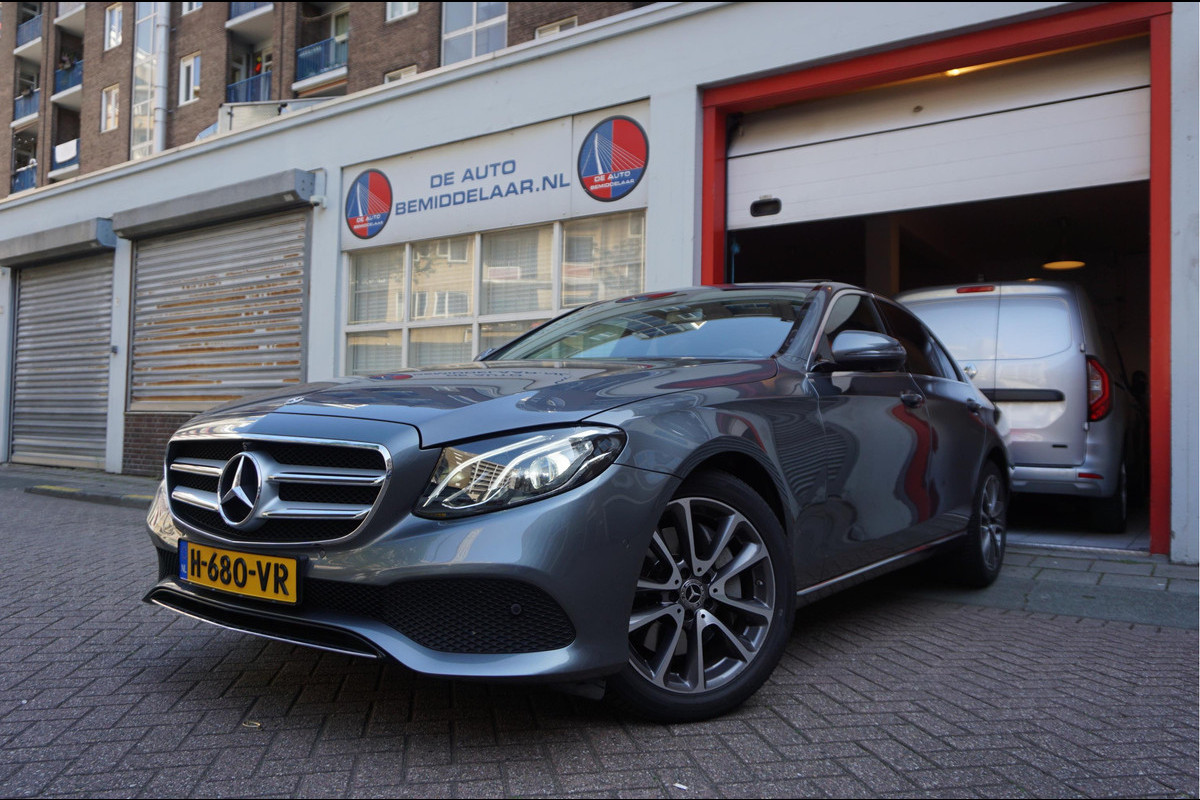 Mercedes-Benz E-Klasse 350 Premium Plus Exclusive Night | Sfeerverlichting | 360 | Stoelen met MEMORY/ VERWAMING/ KOELING | Geperforeerd leer | Panoramadak Mercedes-Benz E-Klasse 350 Premium Plus Exclusive Night | Sfeerverlichting | 360 | Stoelen met MEMORY/ VERWAMING/ KOELING | Geperforeerd leer | Panoramadak