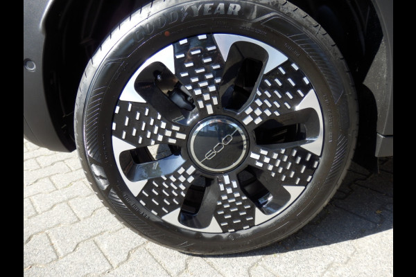 Fiat 600 1.2 Hybrid | La Prima | Leder | Massagestoelen | Camera |