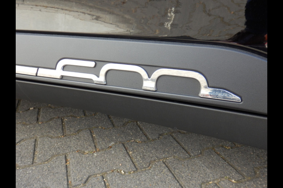 Fiat 600 1.2 Hybrid | La Prima | Leder | Massagestoelen | Camera |