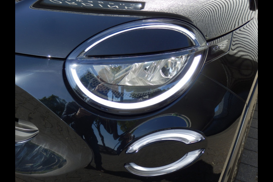 Fiat 600 1.2 Hybrid | La Prima | Leder | Massagestoelen | Camera |